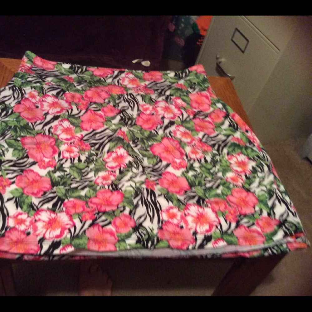Emerald 18 size large Skort